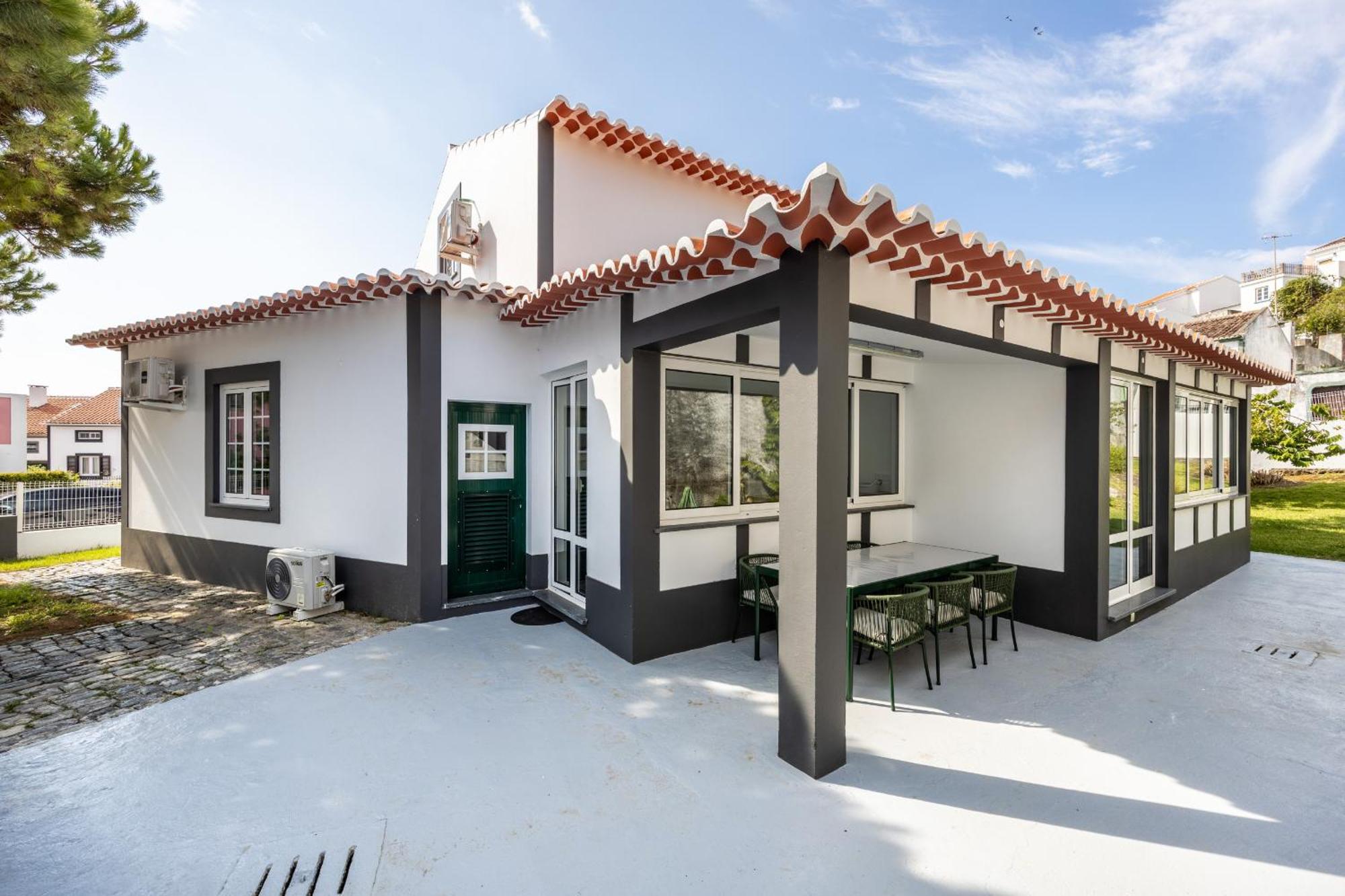 Angra Charming Suites By Seewest Angra do Heroísmo Exteriör bild
