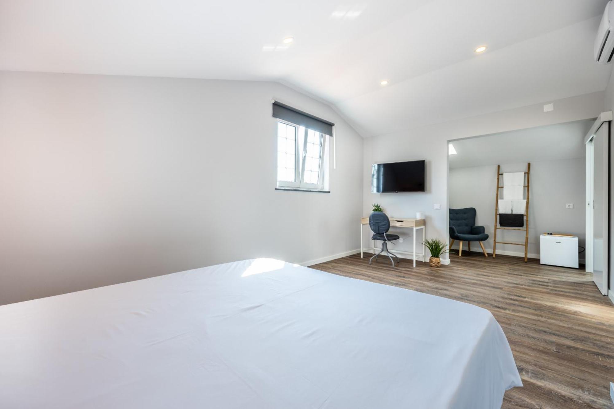 Angra Charming Suites By Seewest Angra do Heroísmo Exteriör bild