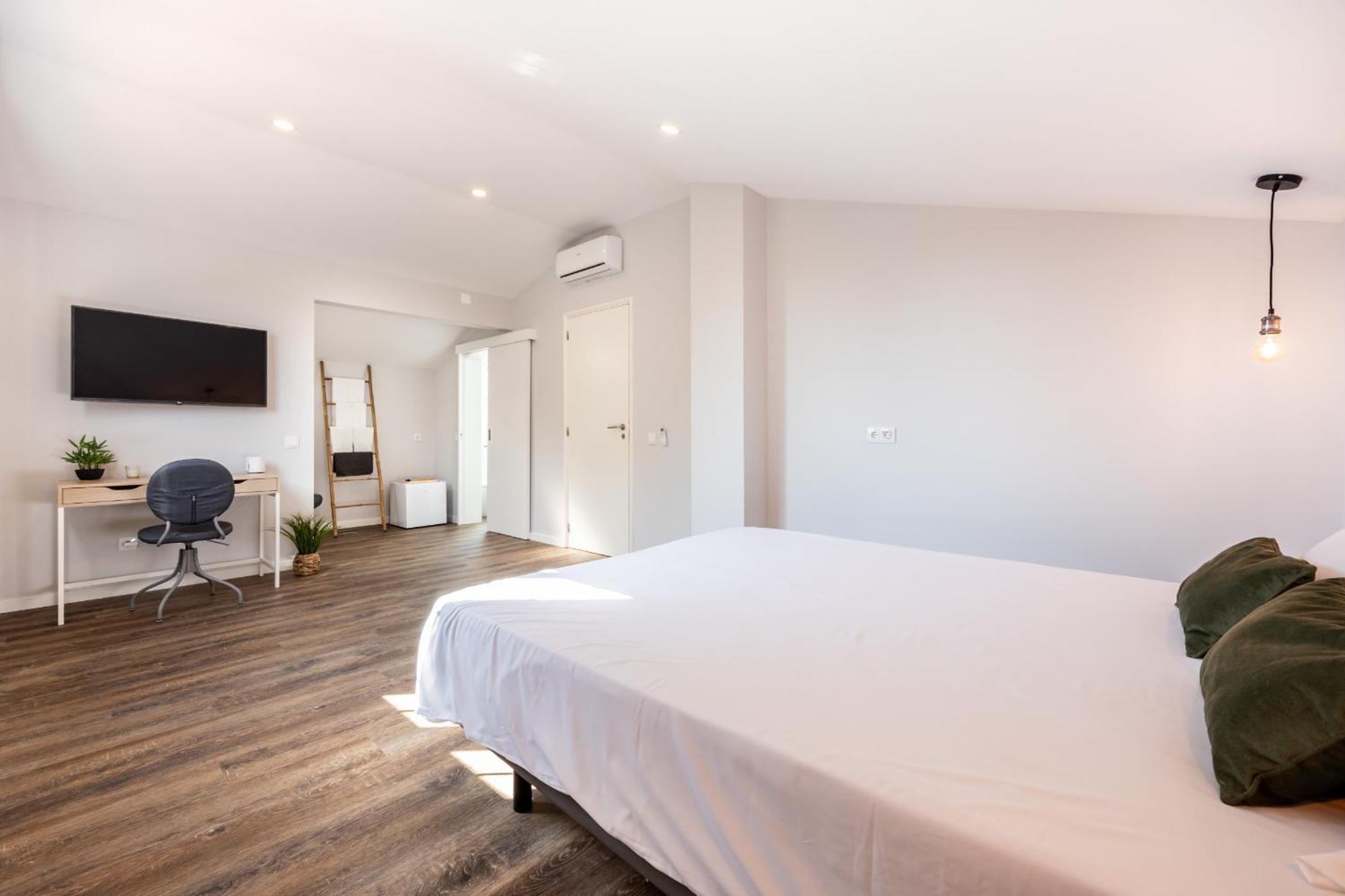 Angra Charming Suites By Seewest Angra do Heroísmo Exteriör bild